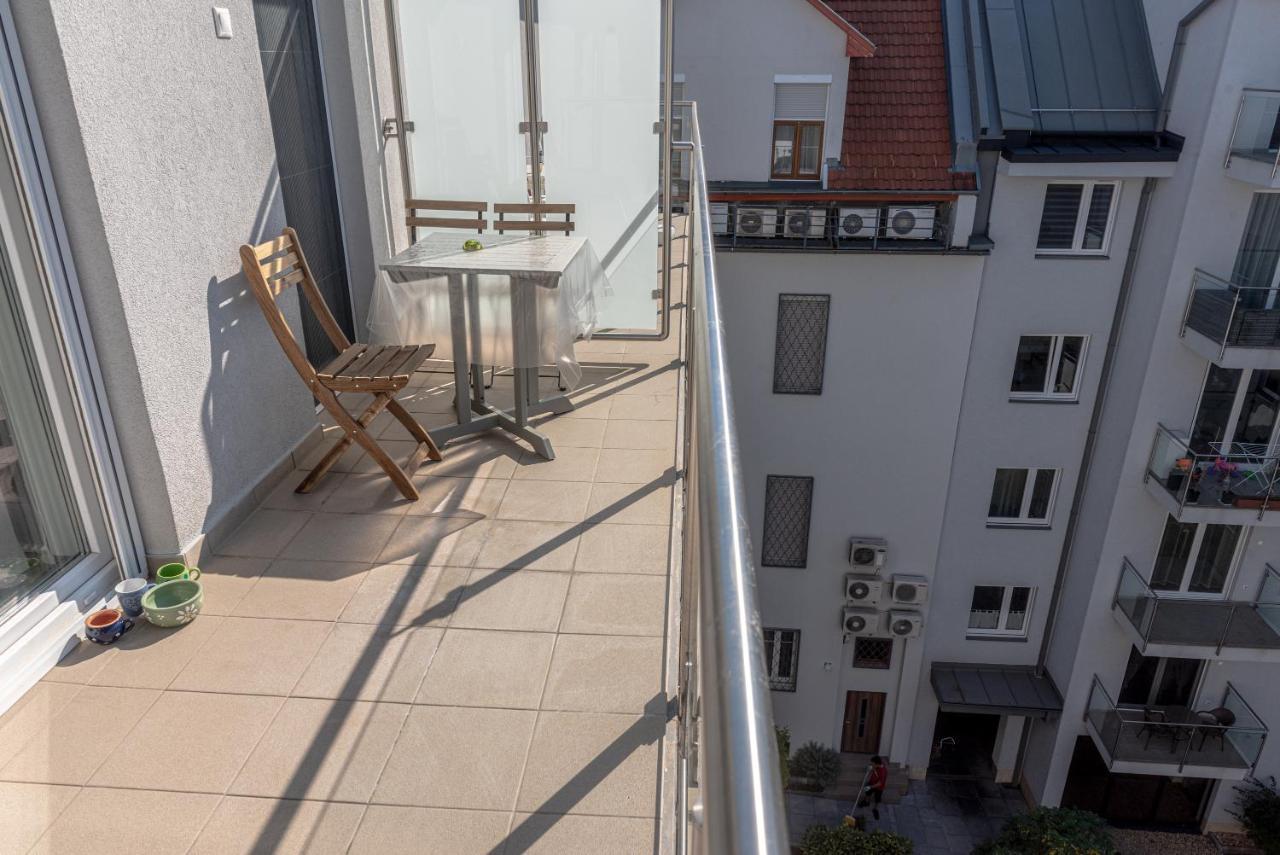 Amphora Luxury Apartment With Free Private Parking And Cozy Balcony Budapesta Exterior foto