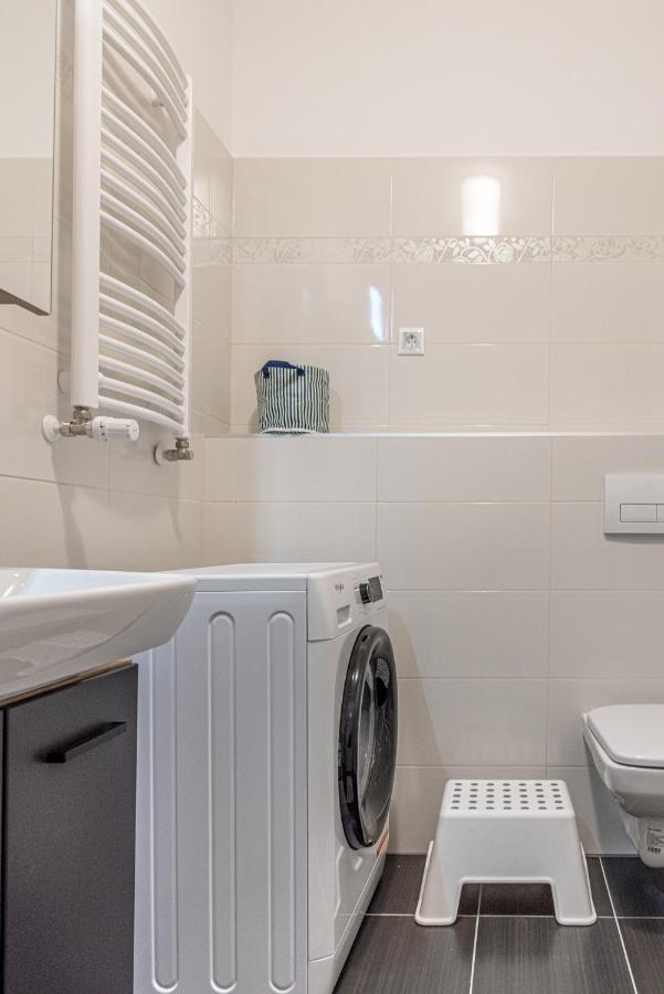 Amphora Luxury Apartment With Free Private Parking And Cozy Balcony Budapesta Exterior foto
